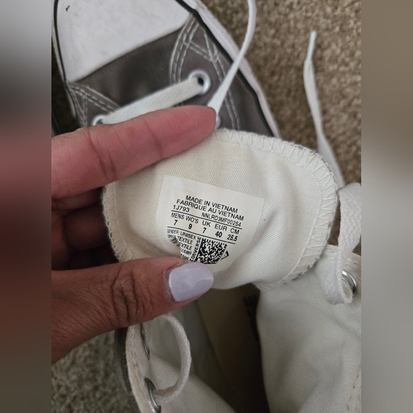 High Top Converse - Picture 6 of 7